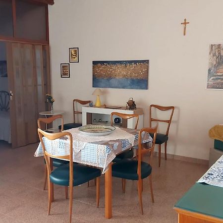 Casa Fronte Mare Puro Relax Villa Cava dʼAliga Eksteriør bilde