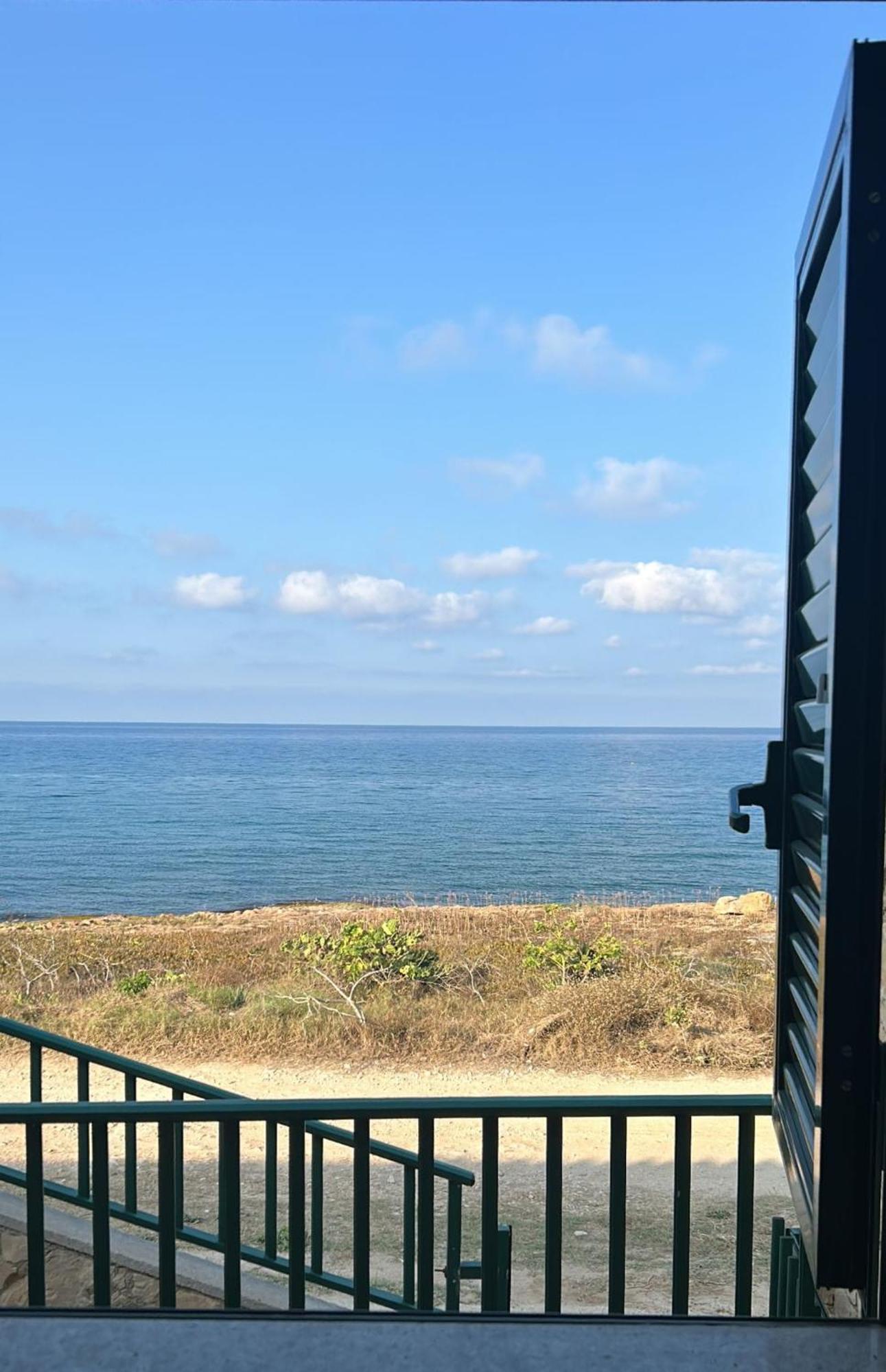 Casa Fronte Mare Puro Relax Villa Cava dʼAliga Eksteriør bilde